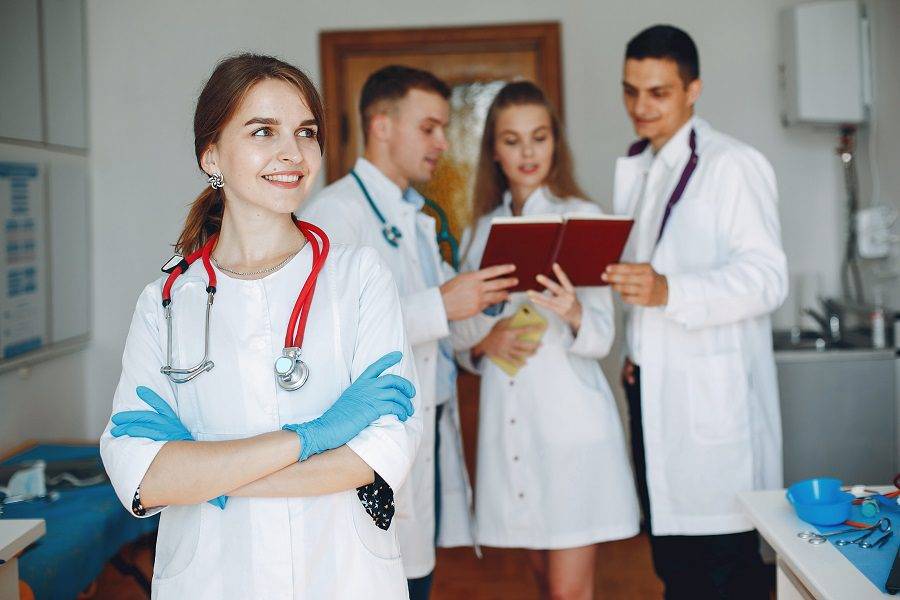 Why Enrolling in a Medical Assistant School in Manhattan Can Jump-Start Your Healthcare Career?