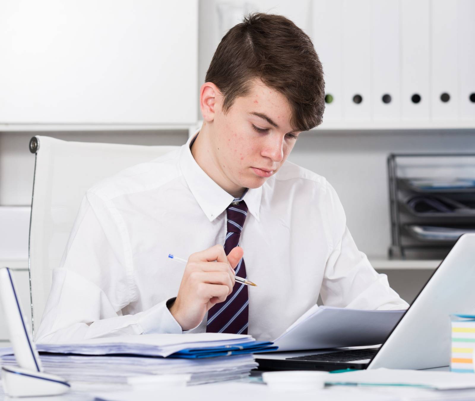 How Bookkeeping Services in Calgary Help Medical Practices Stay Organized
