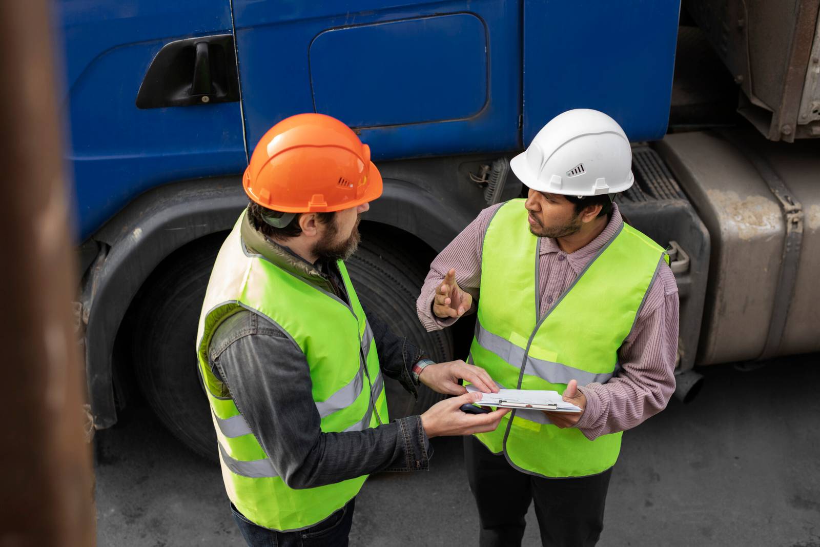 What Maintenance Standards Should Be Confirmed Before Equipment Arrives?